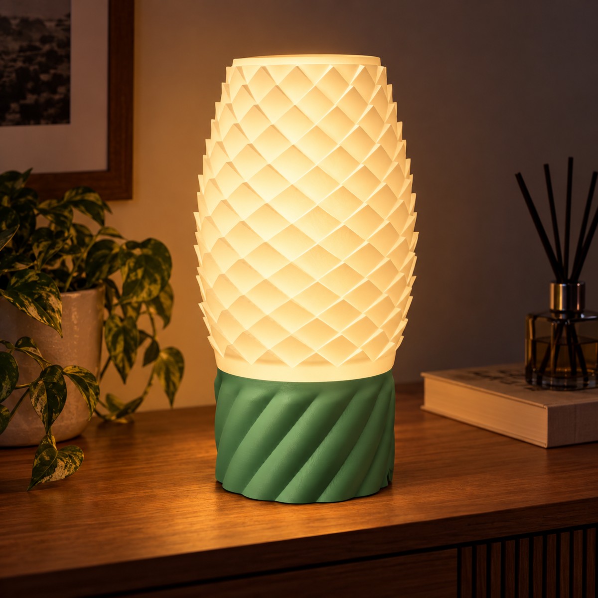 Lampe Pomme de pin, écailles lumineuses